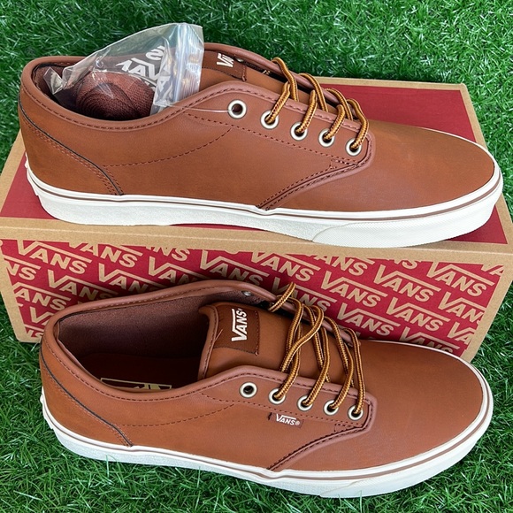 Vans Men’s Atwood
(Leather)Brown/Mashmallow
VN0A327LLYV
Sneakers - Picture 2 of 16